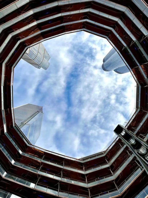 升富策略 博主：美银行信贷暴雷引黄金避险暴涨 信贷担忧加剧市场动荡